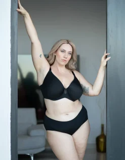 BH Aira black