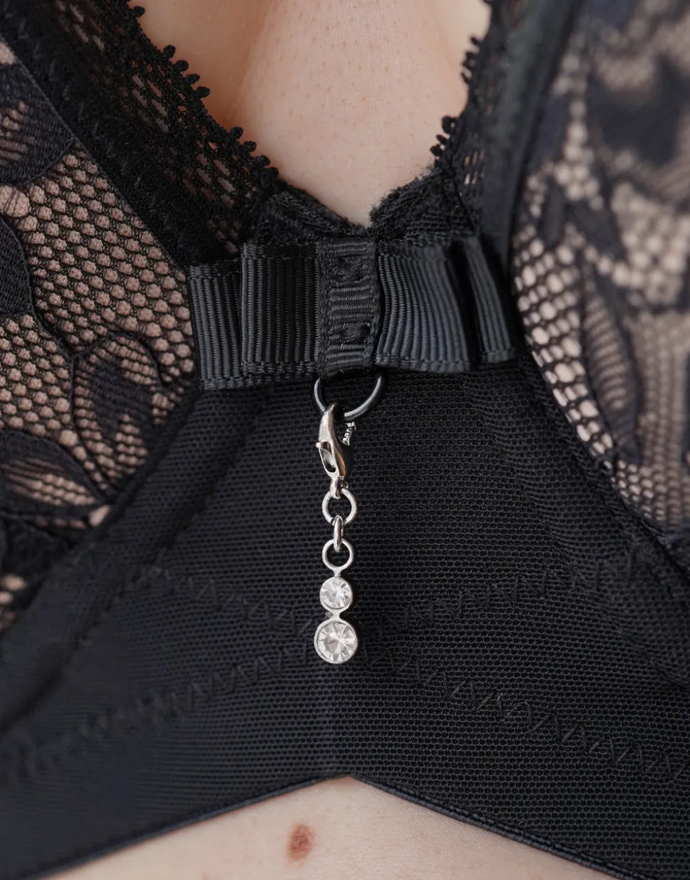 Bra Charm Double Diamond