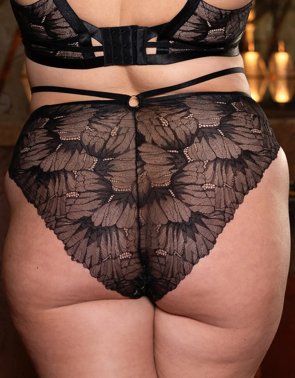 High-Brazilian FemFatale black