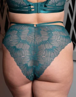 High-Brazilian FemFatale green