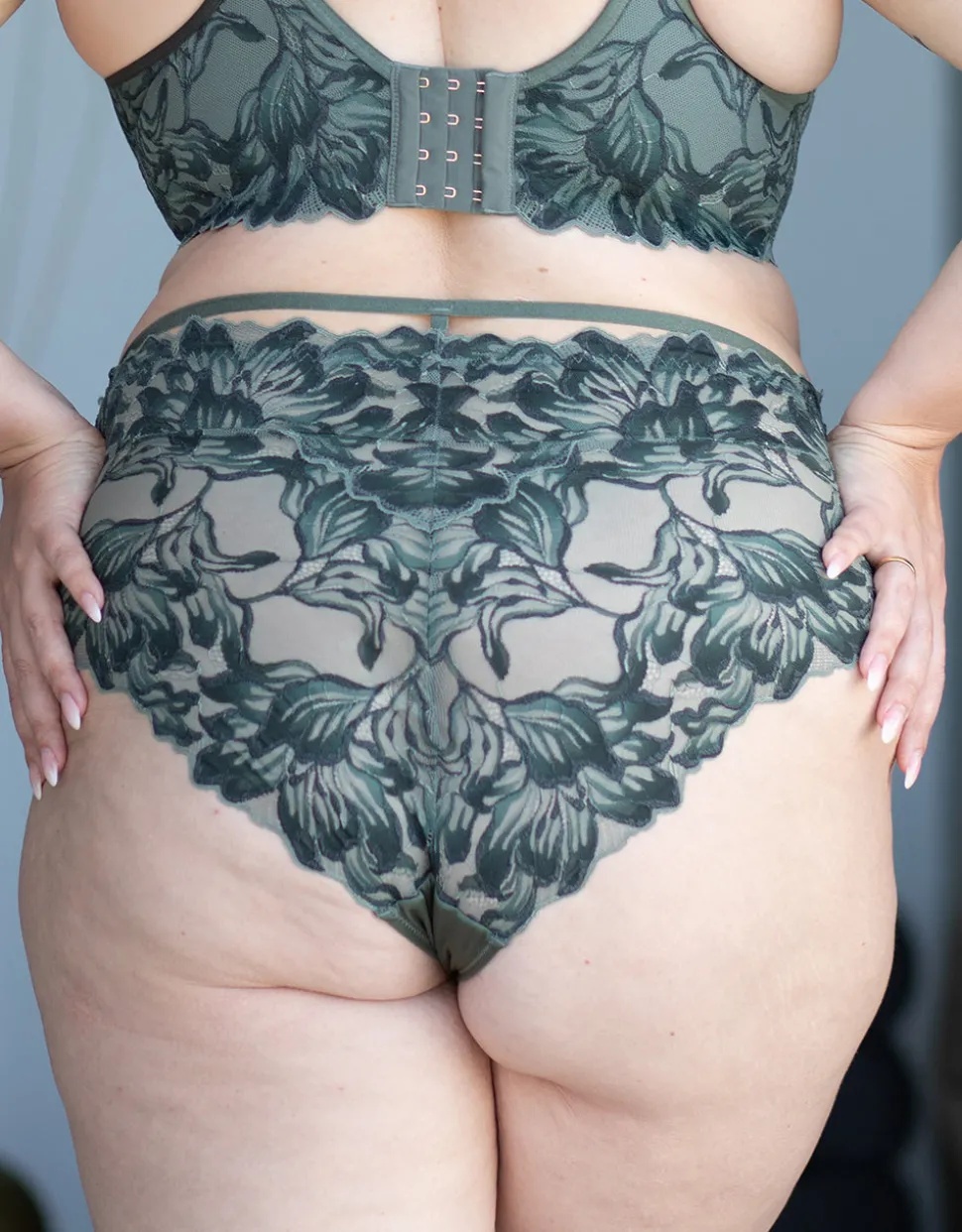 High-Panty Cha-Cha-Cha olive
