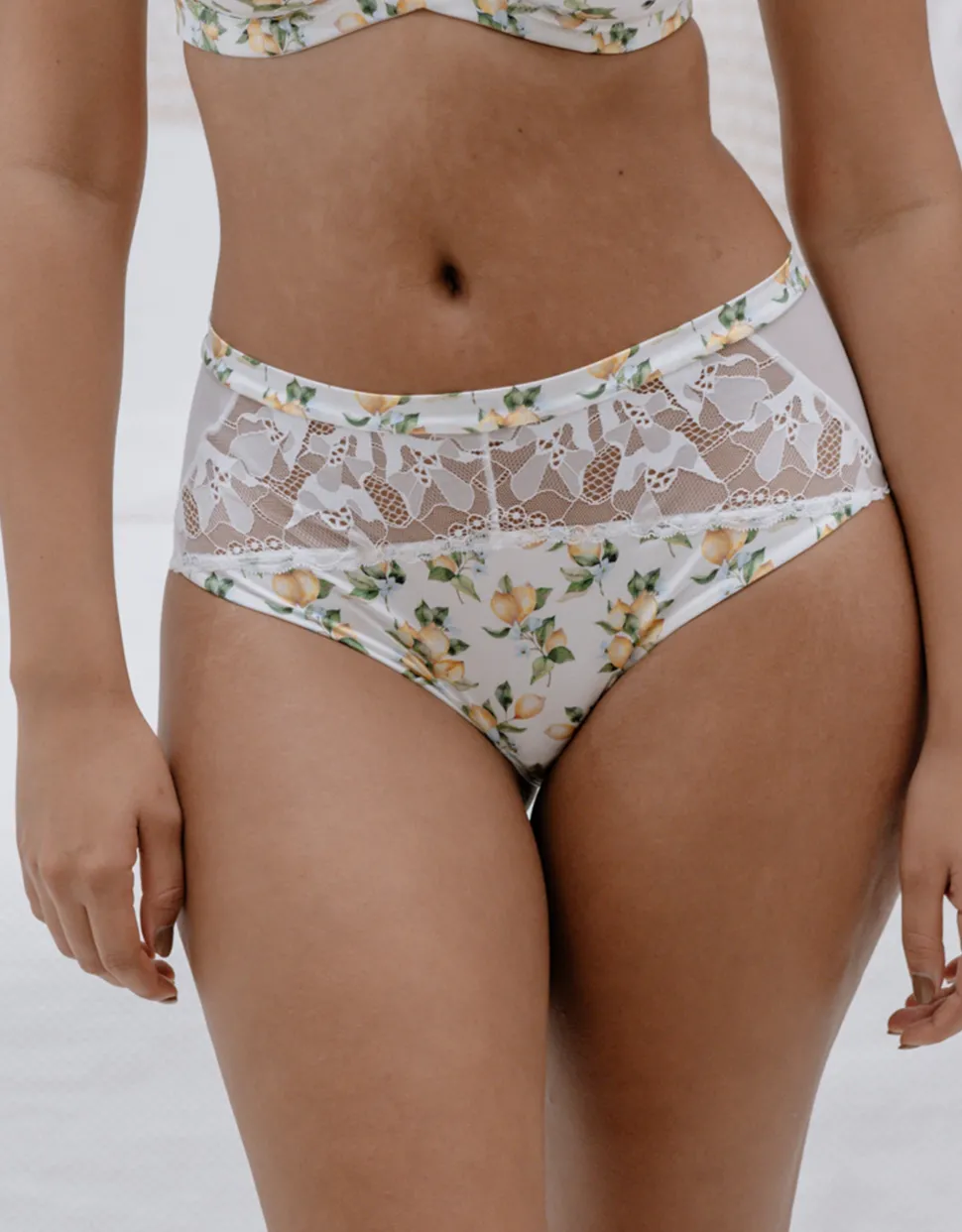 High-Panty Gracy lemon