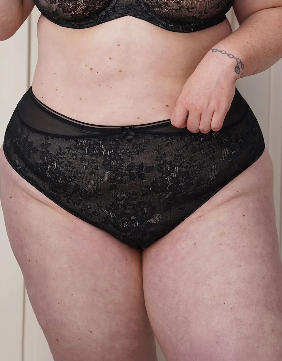 High-Panty True Lace black