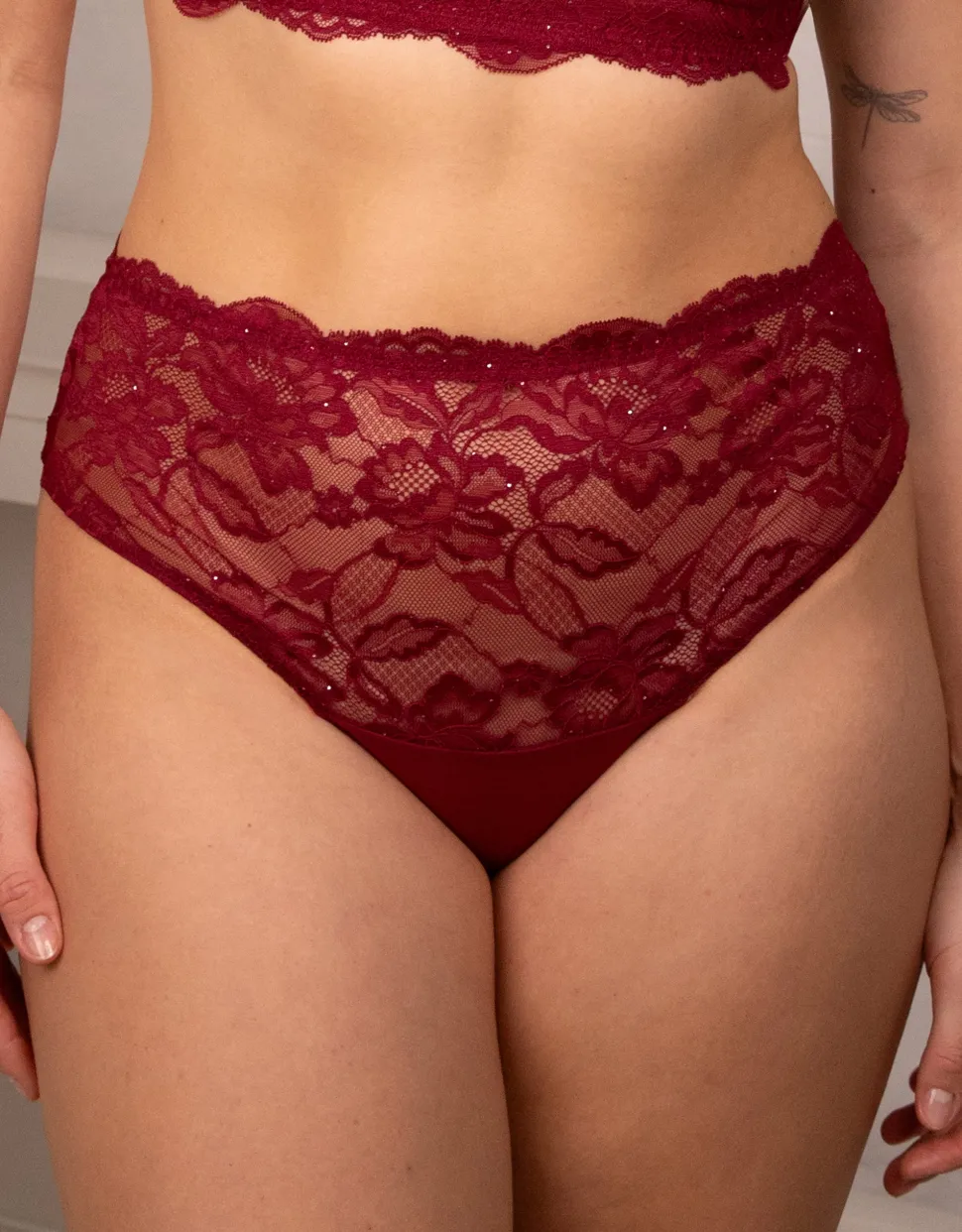 High-String Glam bordeaux