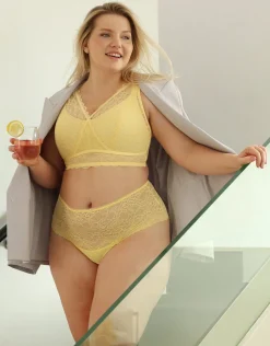 High-String Lace Basic butter