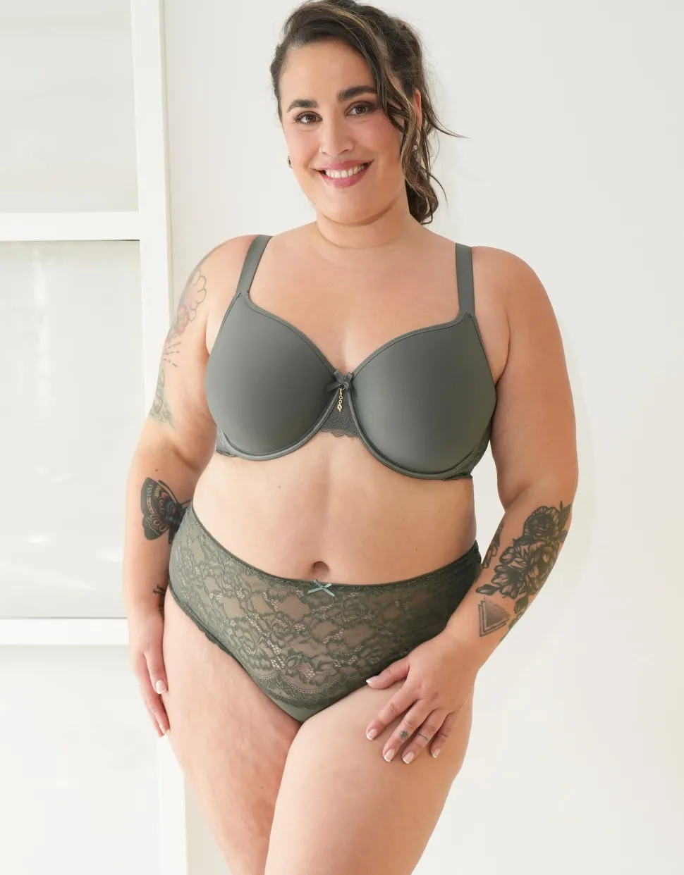 High-String Lace Basic olive