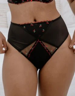 High-Waist-Brazilian Belle black cherry