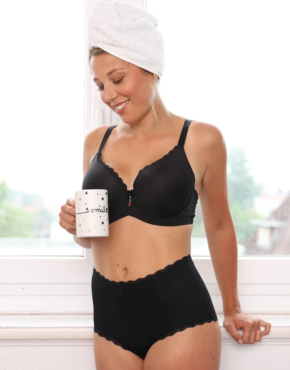 High-Waist-Panty Pure Basic black