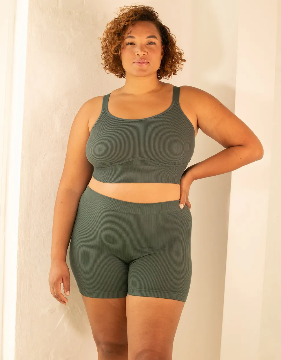 High-Waist-Shorts Freeda olive