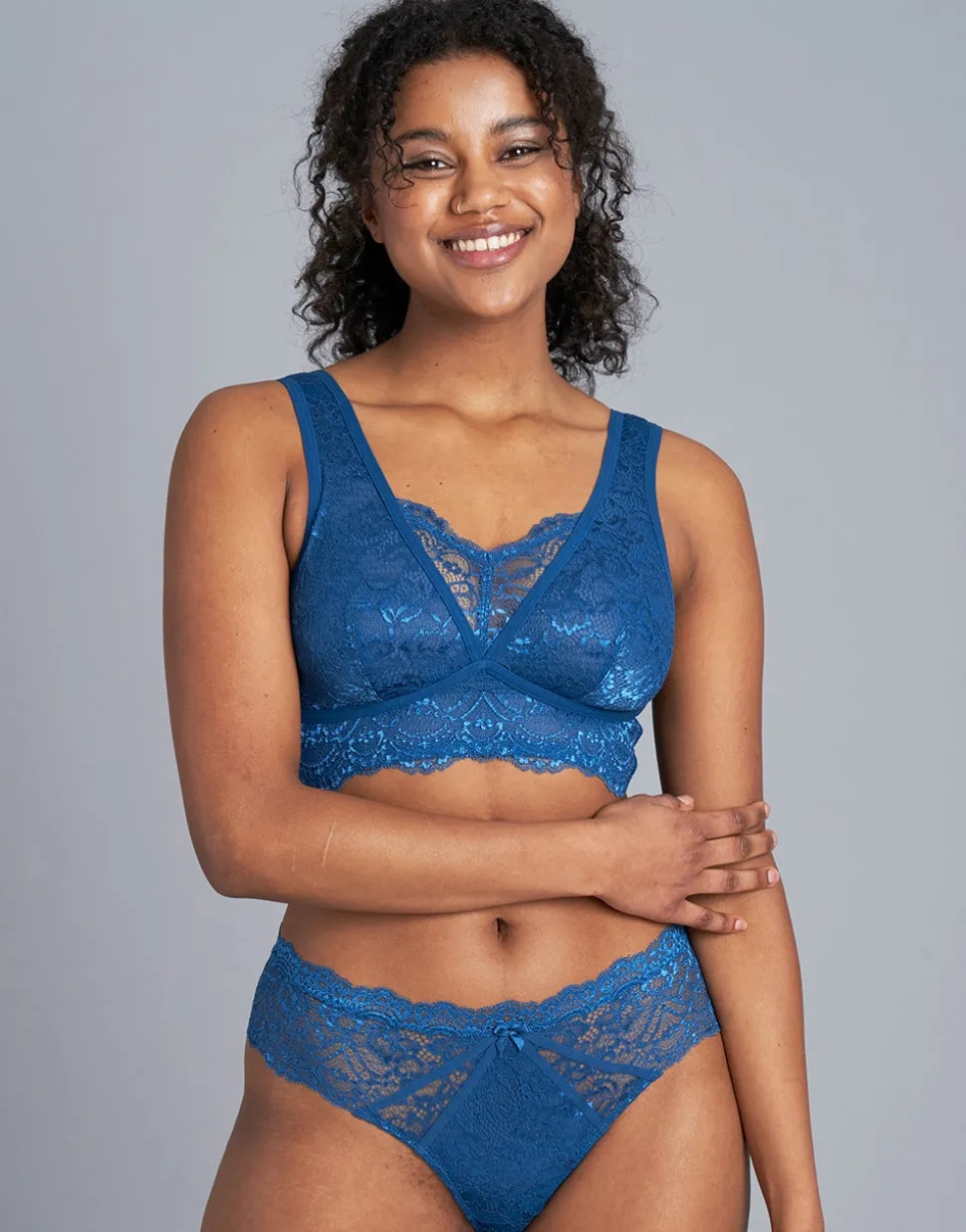 String Eliana ocean