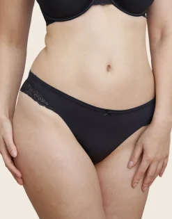 String Lucy black