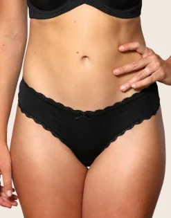 String Pure Basic black