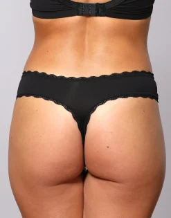 String Pure Basic black
