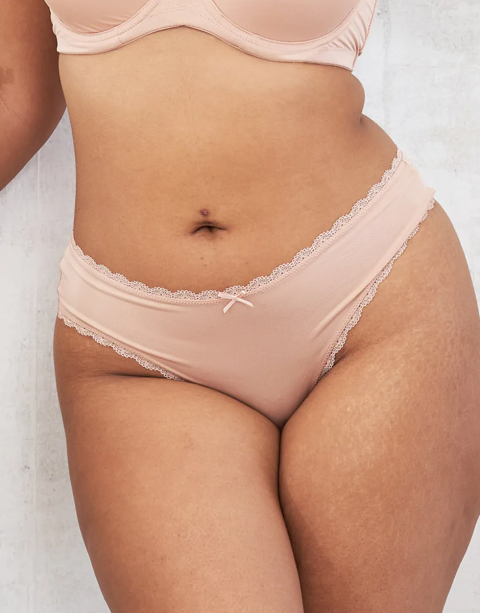 String Pure Basic cappuccino