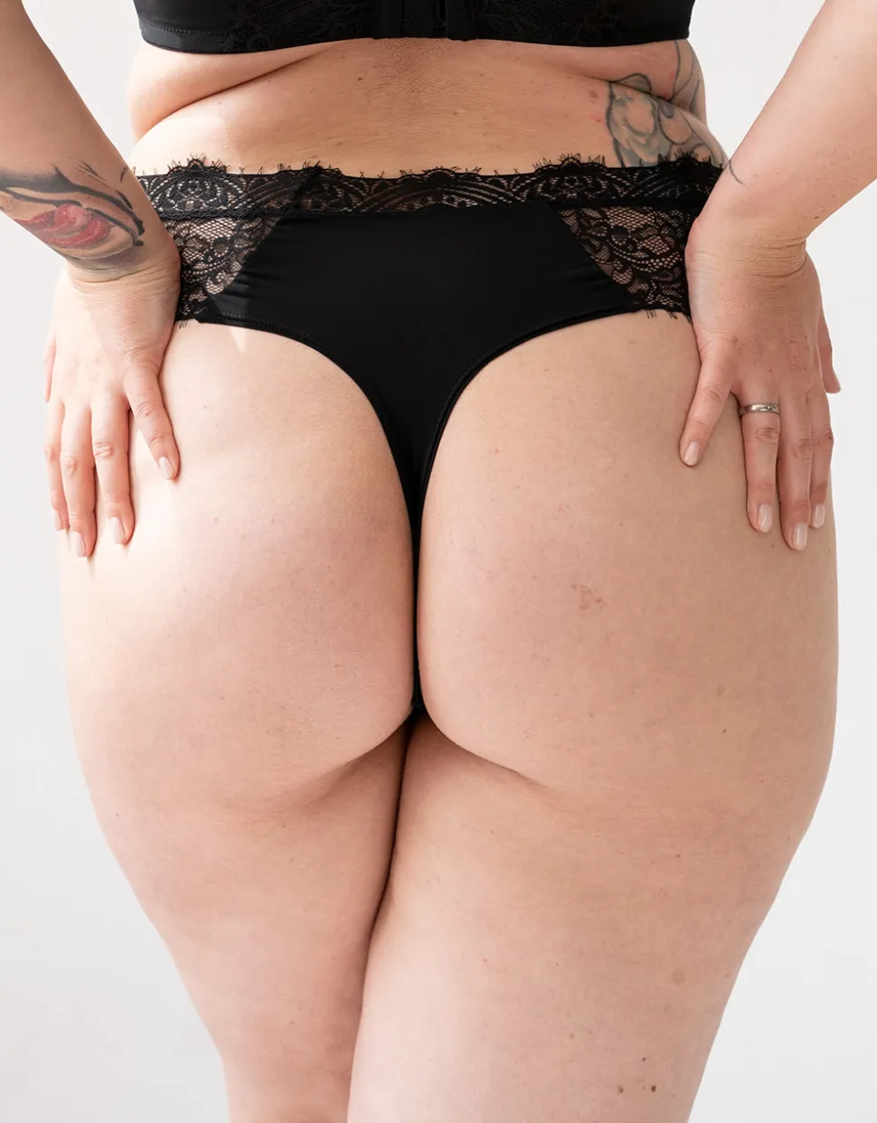 String Sensla black