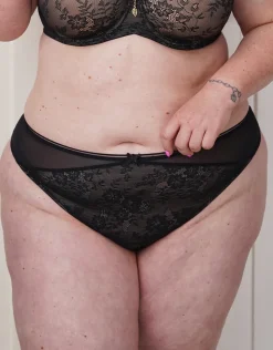 String True Lace black