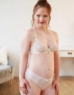 String Valerie cream